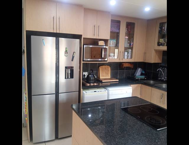 1 BEDROOM TOWNHOUSE FOR SALE IN BOKSBURG NORTH